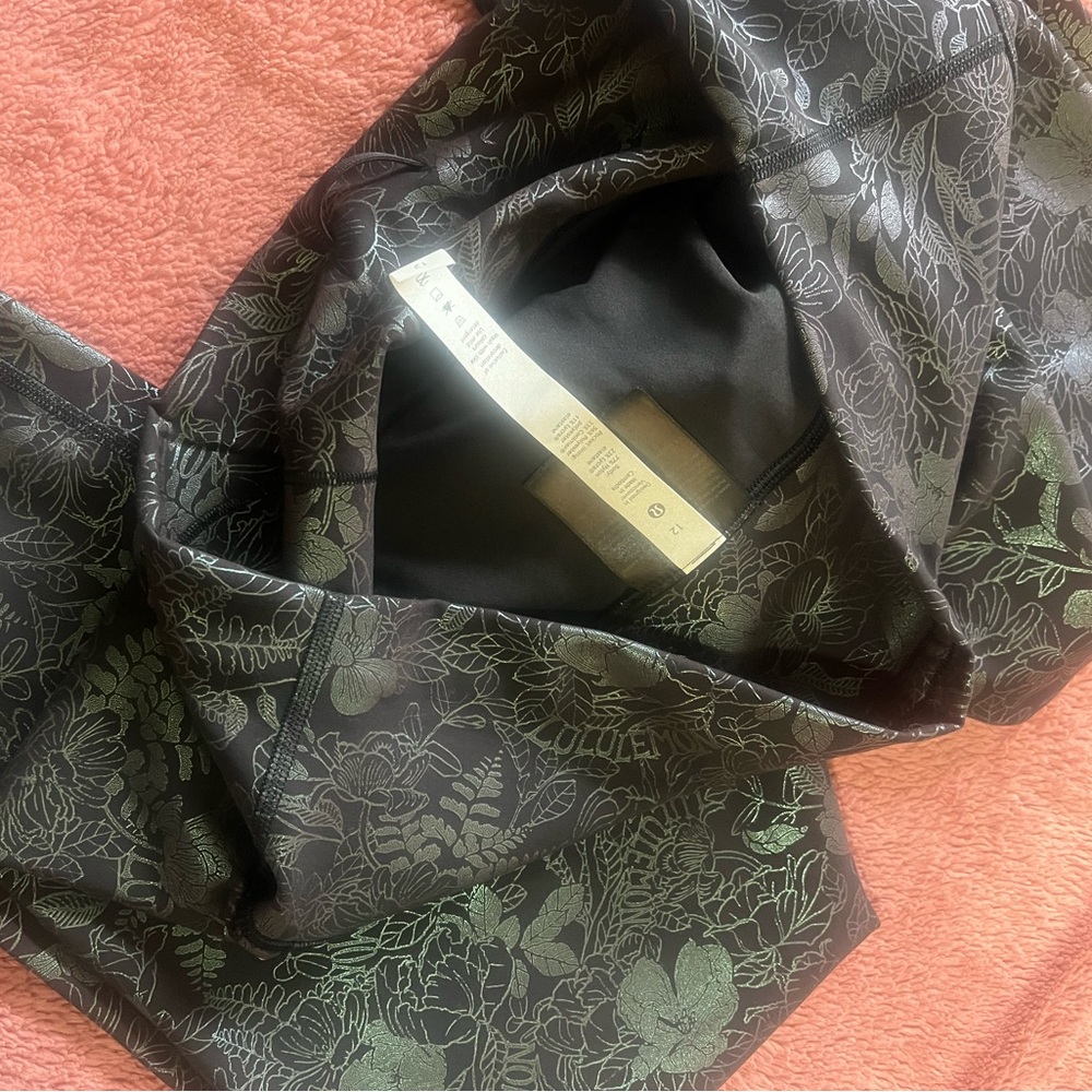 Lululemon Athletica Black Floral Leggings - Picture 3 of 7